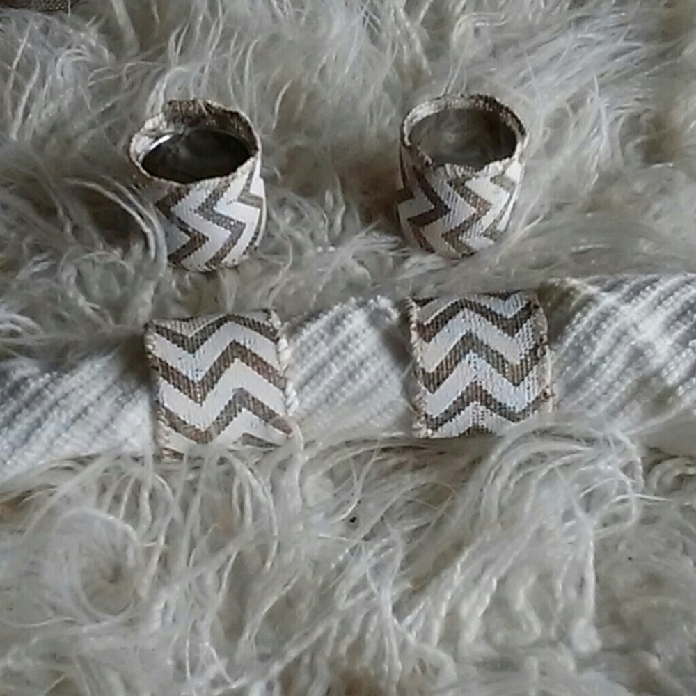 Handmade burlap tan and white design napkin rings
